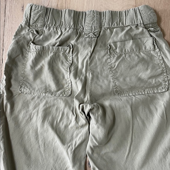 Bella Dahl Casual Flowy Cargo Pant - Picture 5 of 7